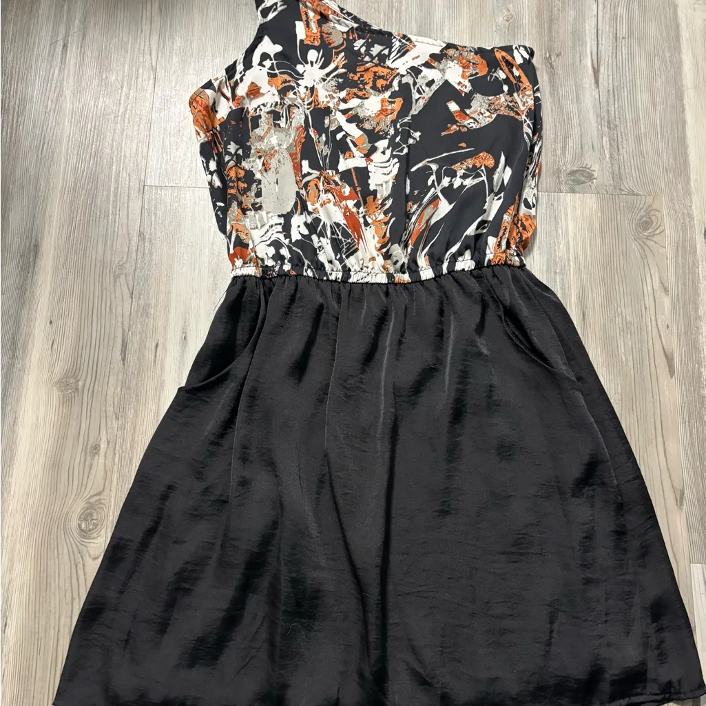 Alya One-Shoulder Black and Rust  Dress with pockets - Image 6