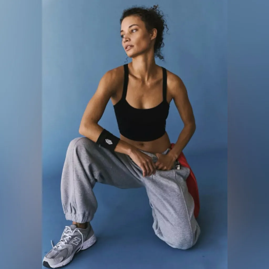 Black Solid Color Athletic‎ Ribbed Cropped Cami Top - Image 4