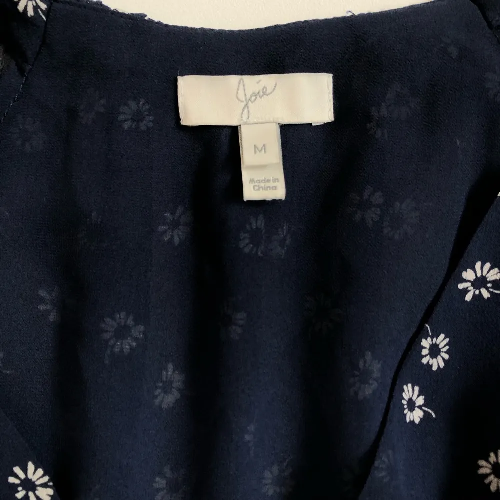 Joie Alithea silk dress floral print  in navy Sz M - Image 6