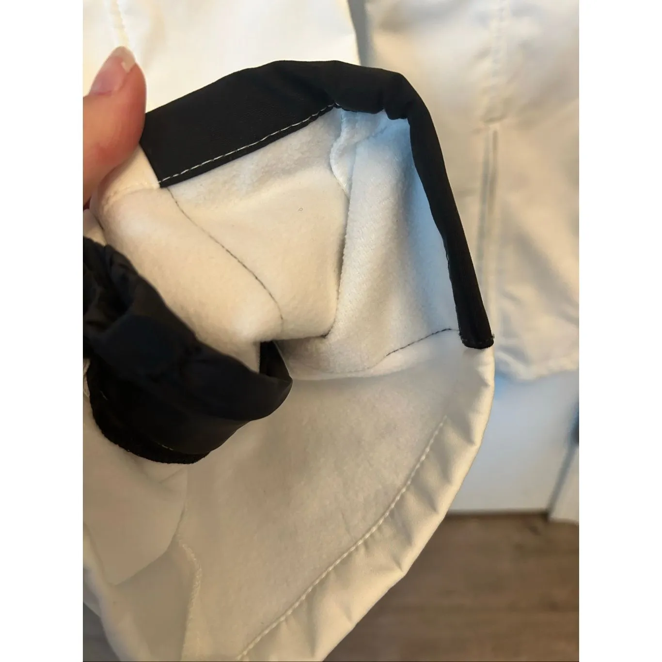 White ski pants snowboarding pants size 10 or medium - Image 5