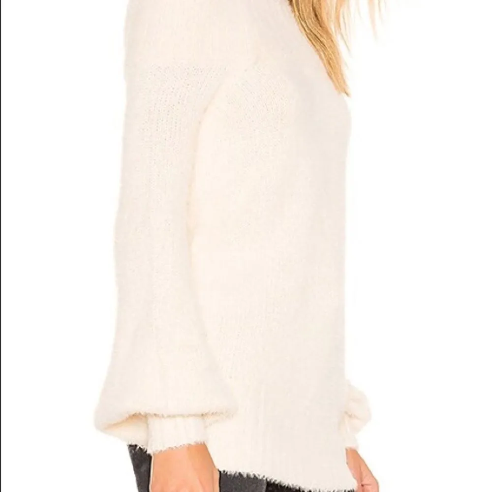 ✨ ELSA SWEATER✨  - Image 3