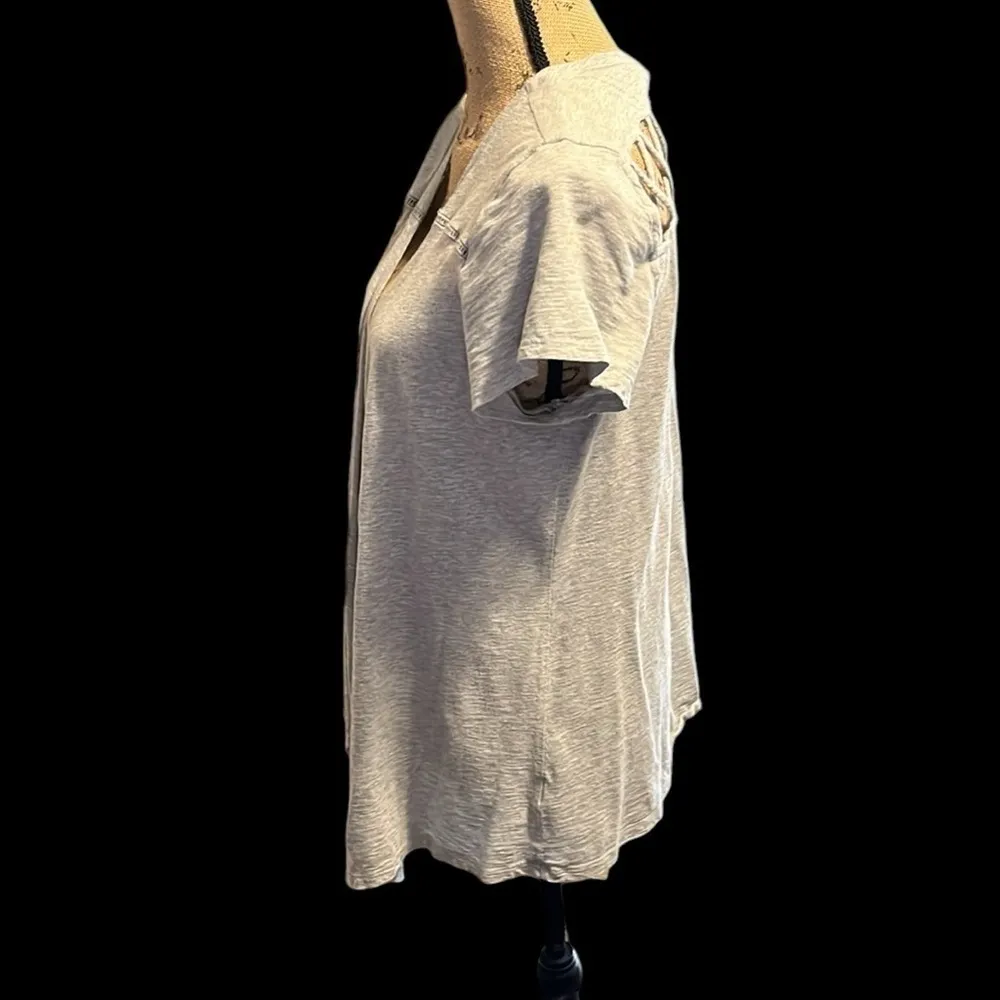 Gray Maurice’s cross back open front cardigan style  with crochet accents. EUC. - Image 4