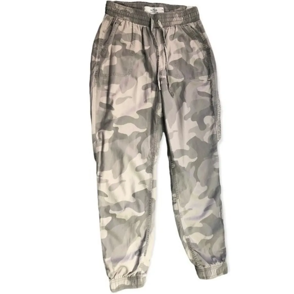 Hollister Ultra High Rise Camo Cuff Hem Joggers - Image 49