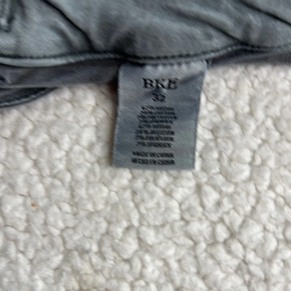 BKE Women's Gray Cargo Shorts - Image 3