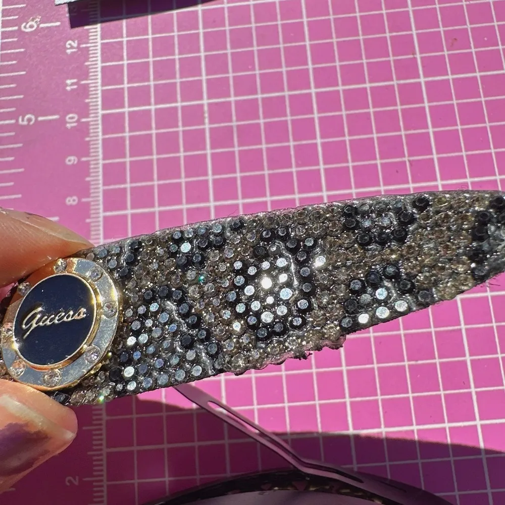 Guess hair clips golden logo animal print shiny diamonds + black beads NWT - Image 7