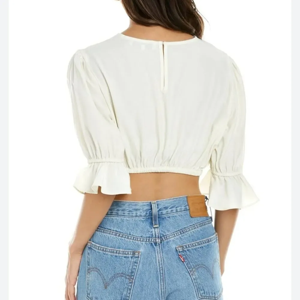 NWOT Weworewhat Tops Ivory Ruffle Sleeve Crop Top - Image 3
