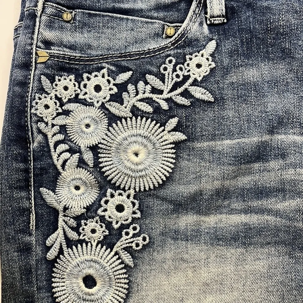 Ban-Jara Shorts Mid Rise Size 28 - Image 13