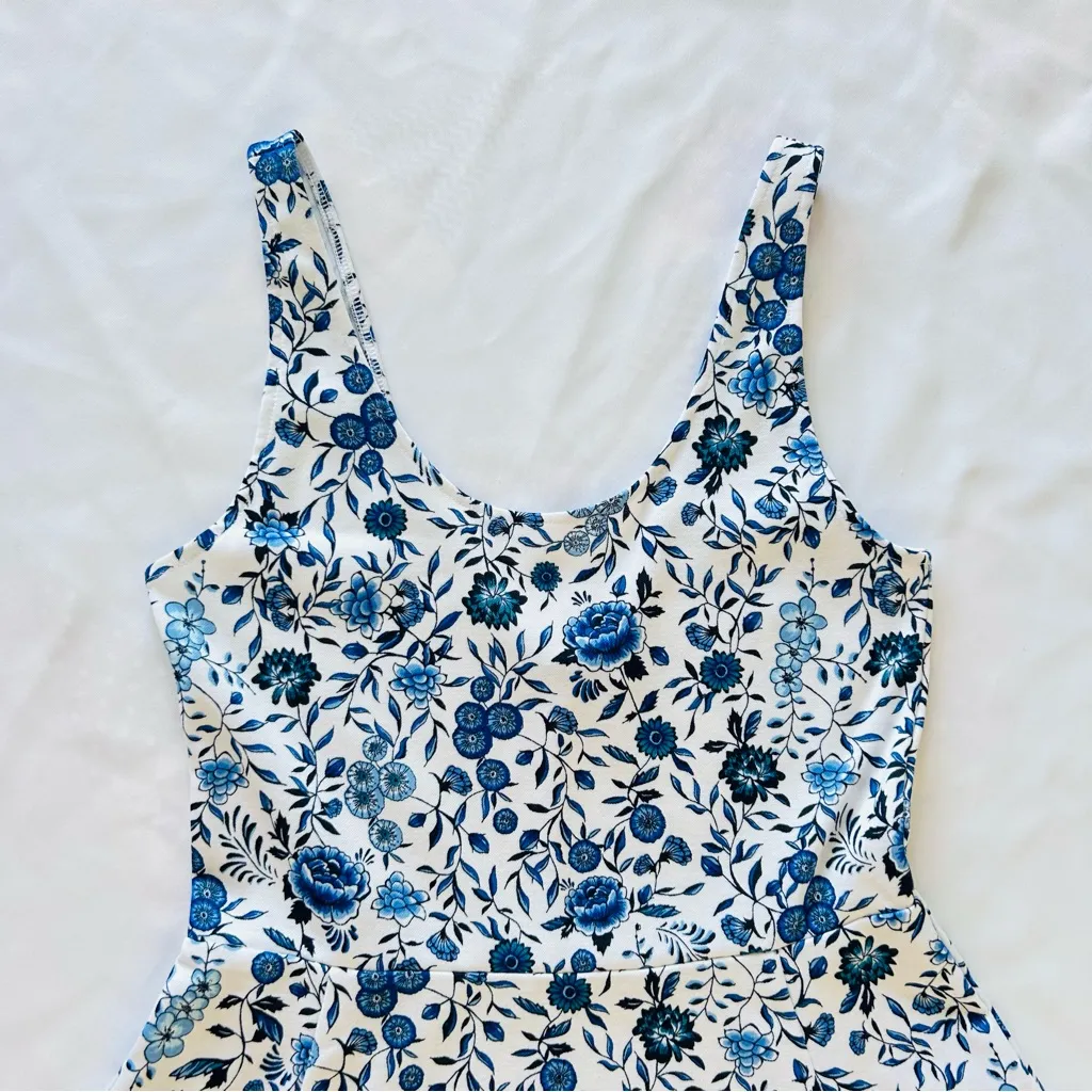 NWOT Small H&M Blue White Skater Dress Porcelain Floral Print Fit Flare Stretchy - Image 2