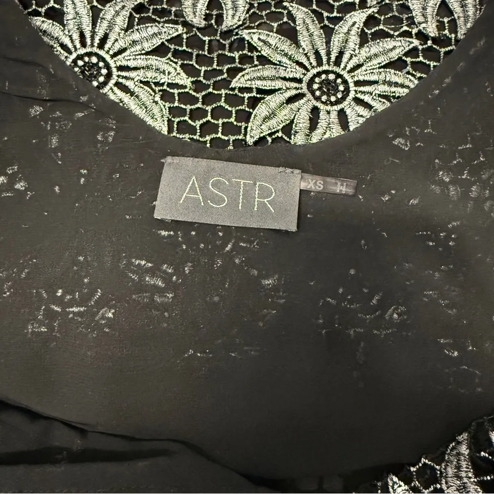 Women’s Black and Silver Embroidered Lace Tank Top Size XS - Image 5