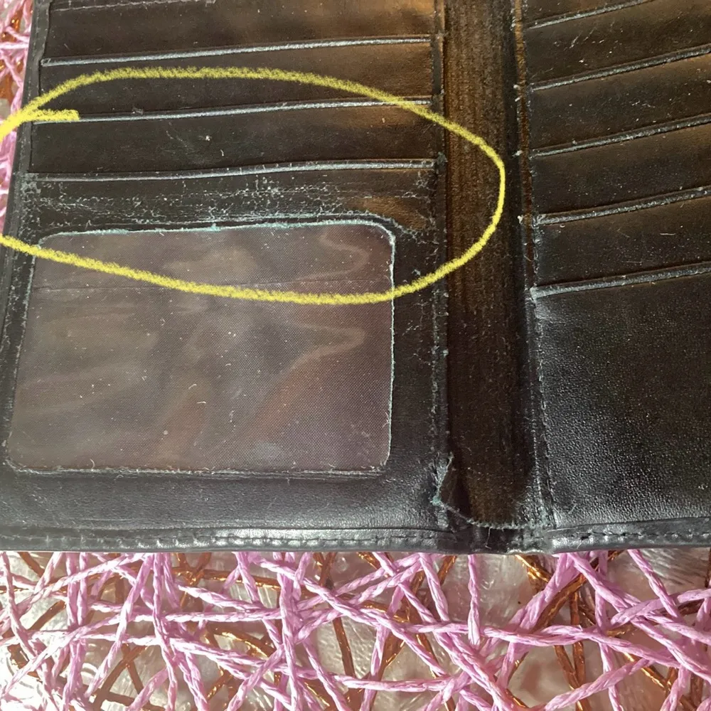 Buxton Black Vintage Wallet - Image 5