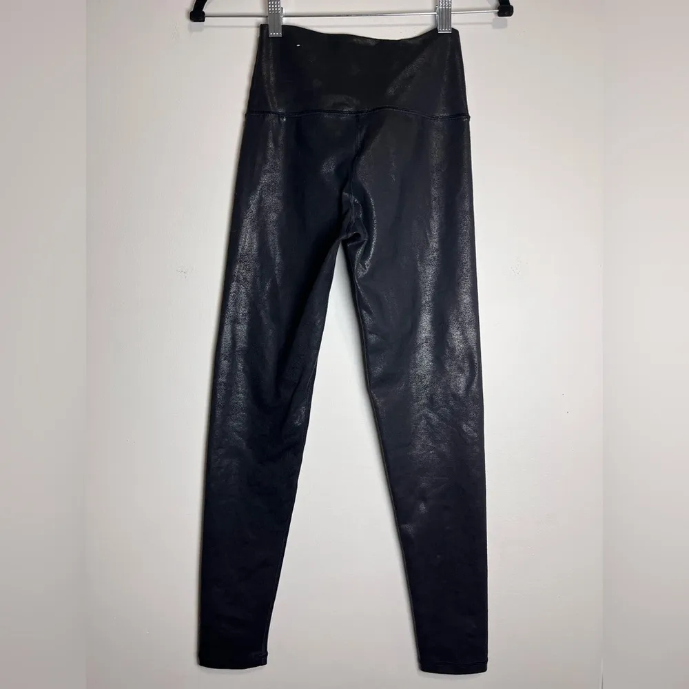 OFFLINE by Aerie Black Faux Leather Leggings Women’s Pants Sz XS 27” Inseam EUC - Image 3