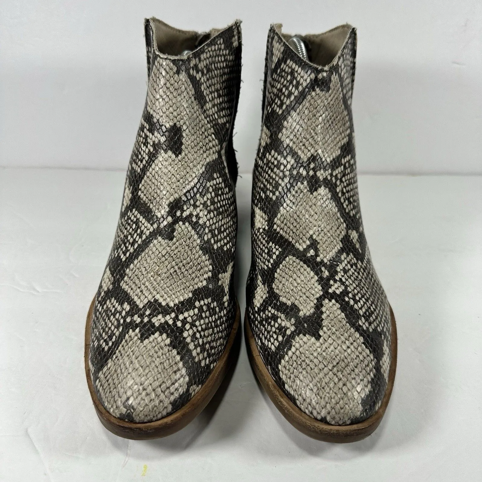 Dolce Vita Tavin Snakeskin Ankle Boots Women's Size 10M Gray Python Print Zip - Image 2