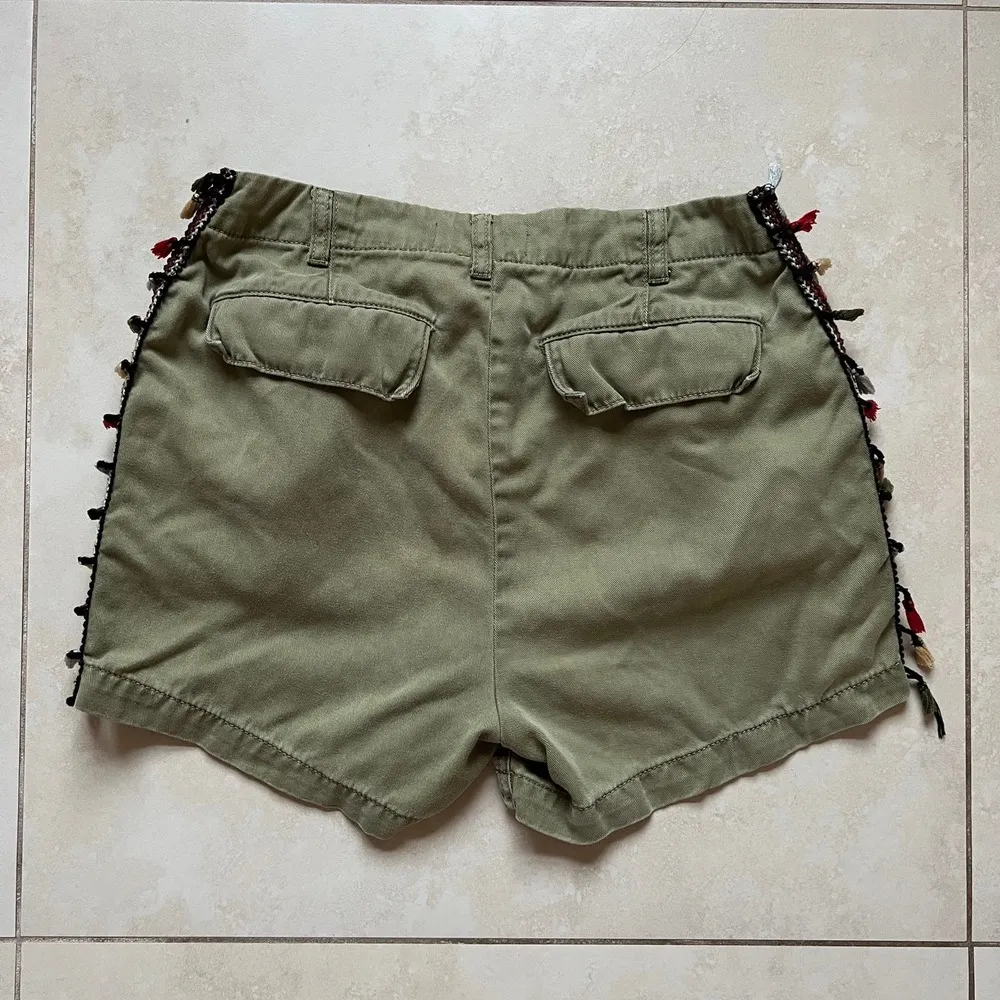 Zara Green Woven Embroidered Tassel Shorts Size 4 - Image 2