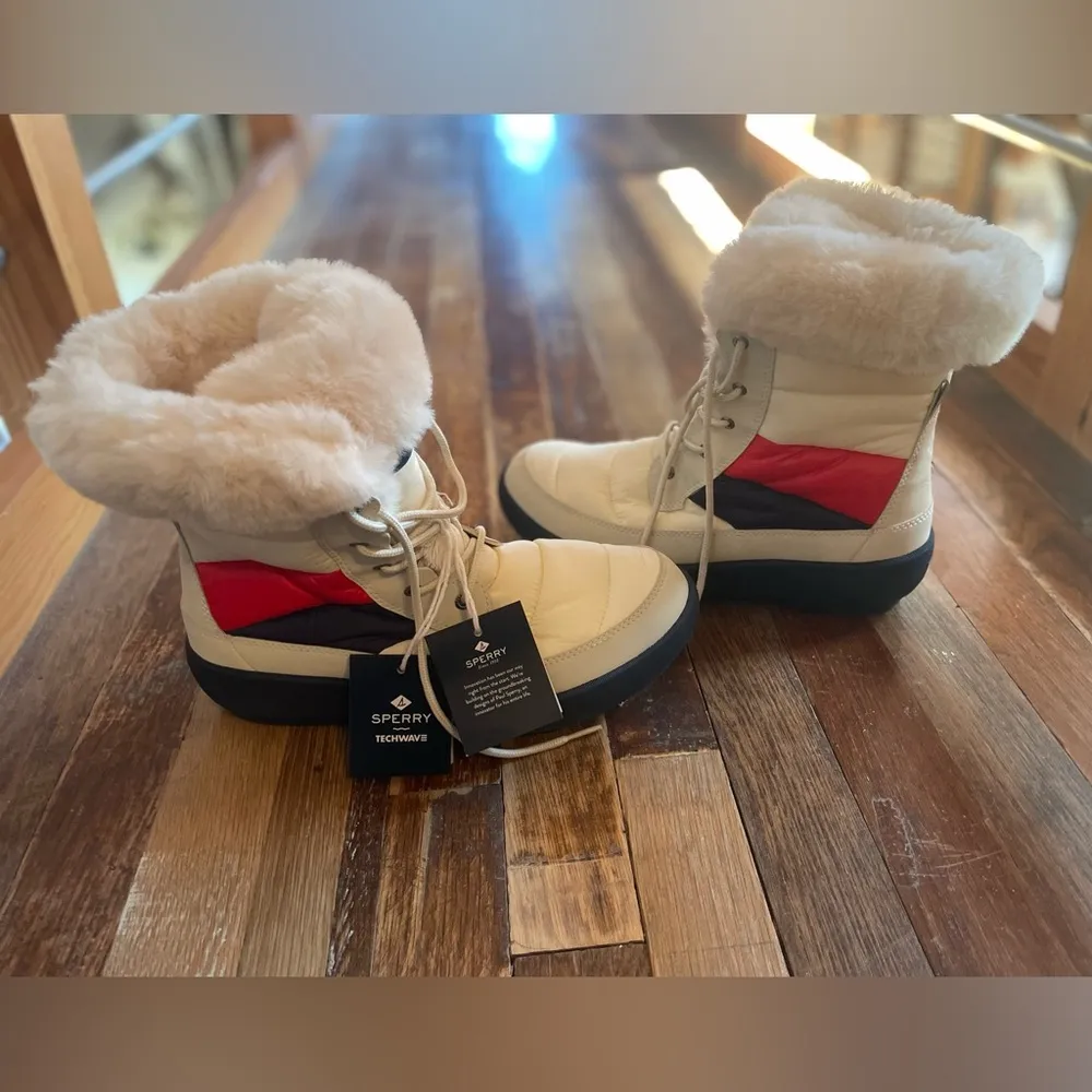 NWT Sperry Techwave Faux Fur Collar Boots - Image 3