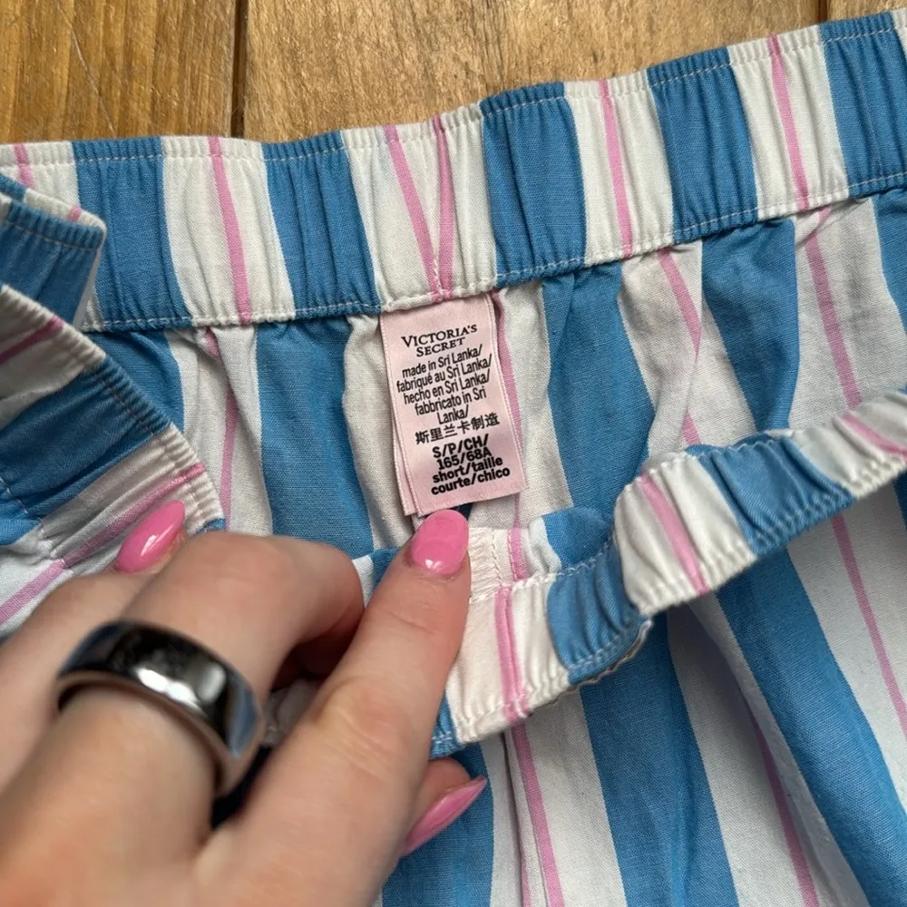 Victoria’s secret Striped Blue Pink and White Pants Small Short - Image 4