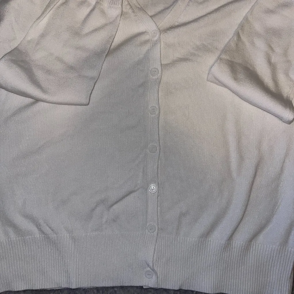 AAMILIFE White Lightweight Button - Image 4