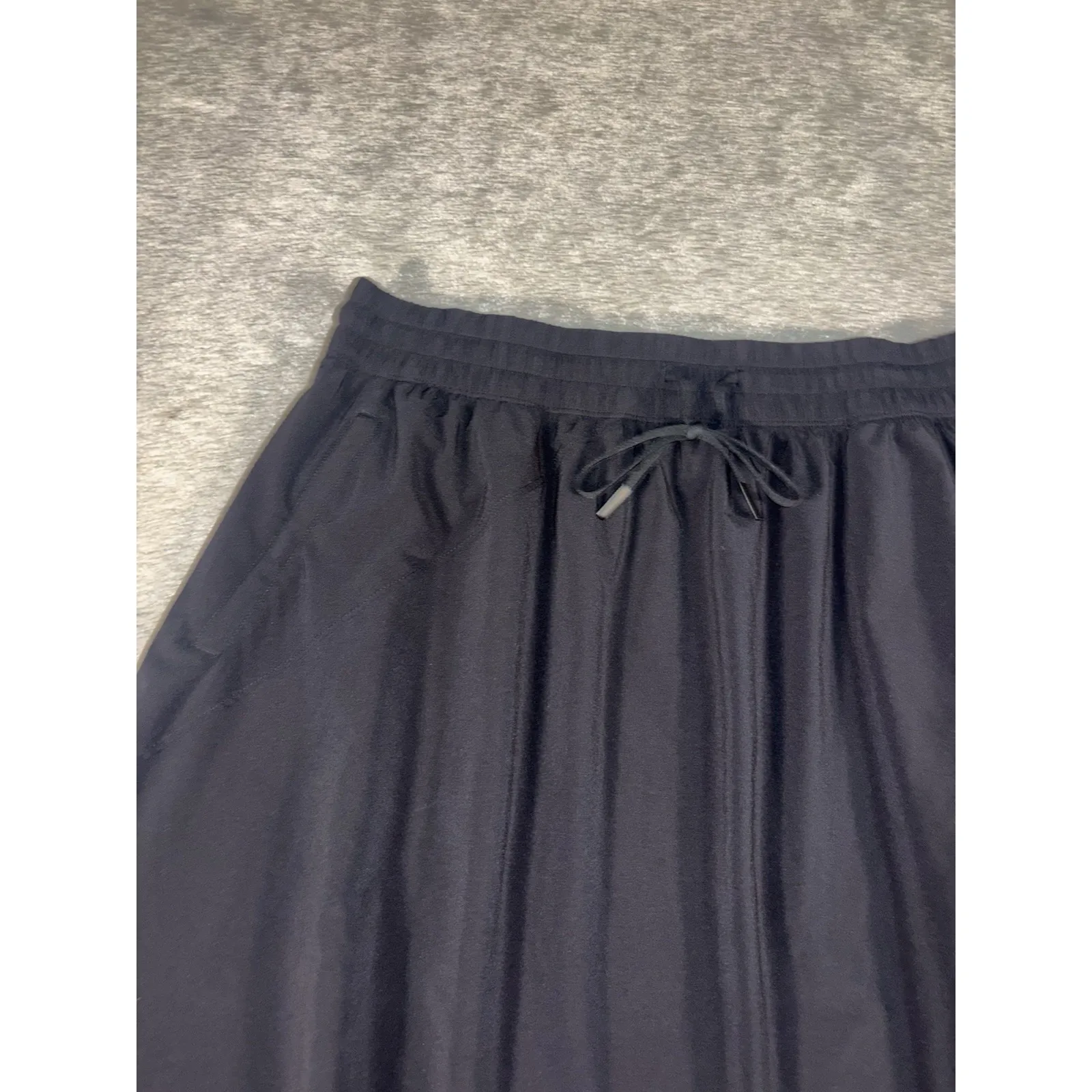 Athleta Arrival‎ Midi Skirt Size 22 Black Pull On Pockets - Image 2