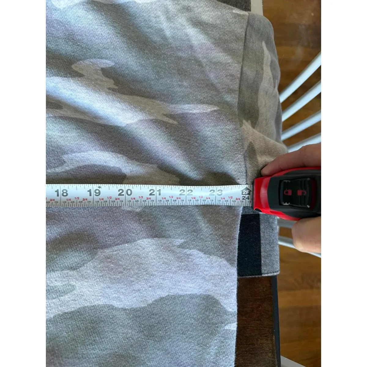 Aerie Gray Camouflage Sweatshirt Small - Image 6