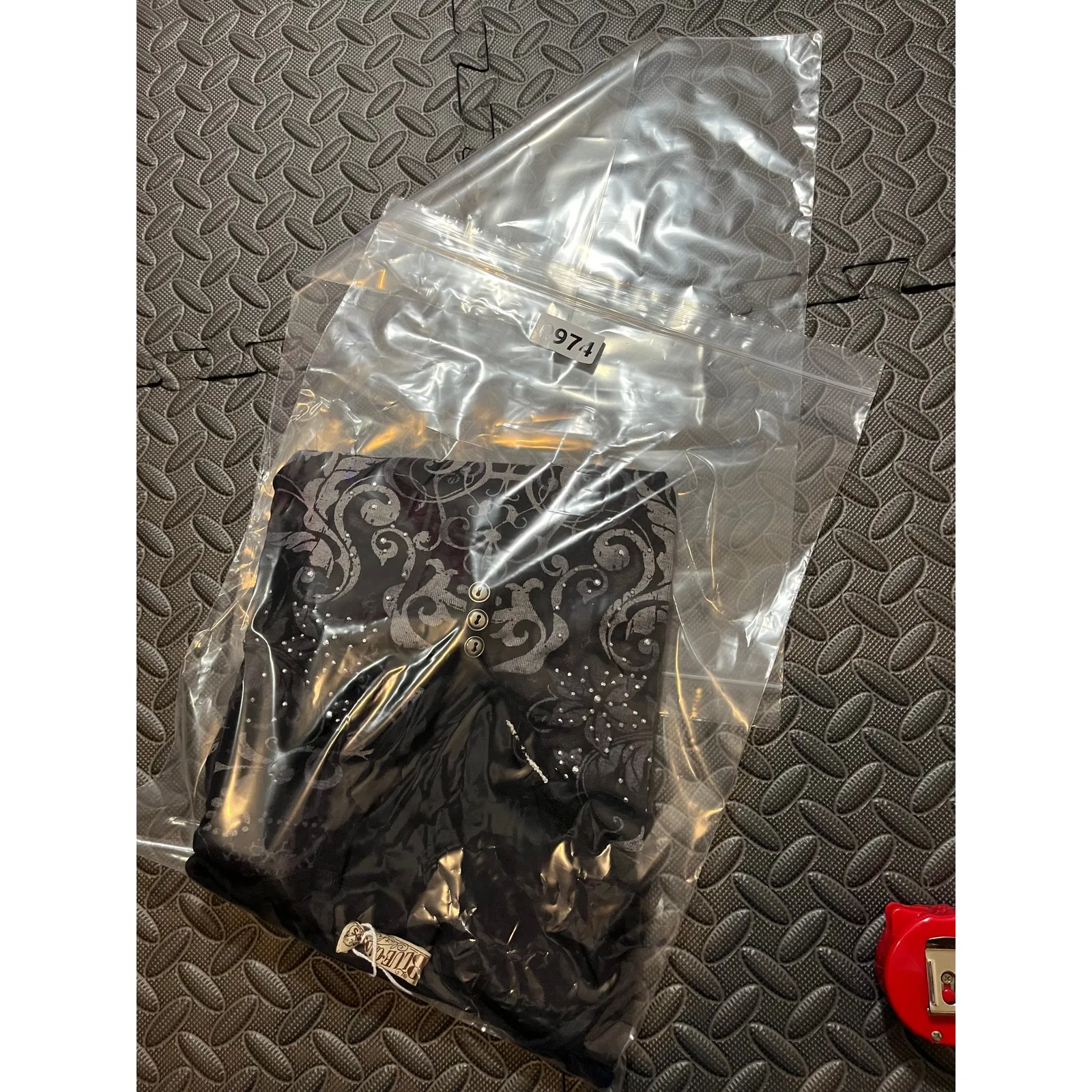 Blue Canyon 100% Cotton Y2K Grunge Embellished Floral Graphic Brown‎ Fitted Tee Black - Image 10