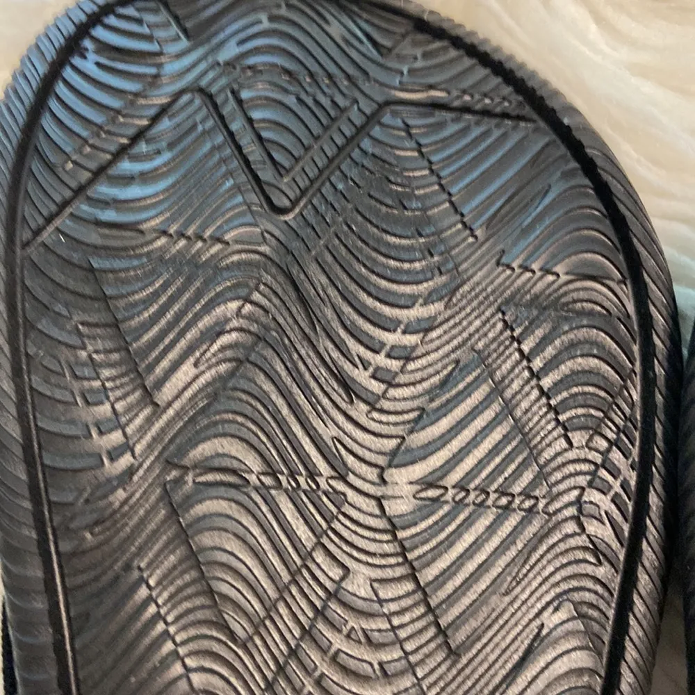 Chaco Flip-Flops color black BNWOT please see all photos size 9 unisex - Image 8