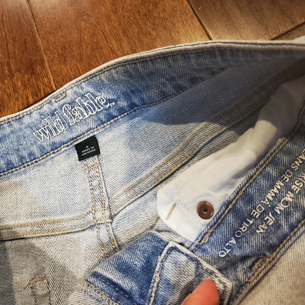 Wild Fable Light Blue Distressed Boyfriend Jeans High Ruse Mom Size 4 - Image 2