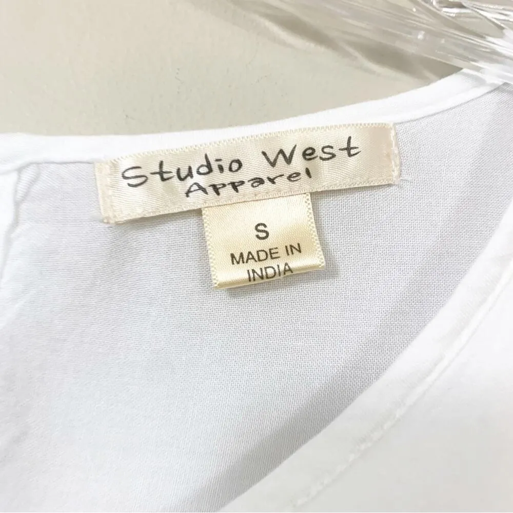 Studio West Apparel Crochet White Short Sleeve Top - Image 2