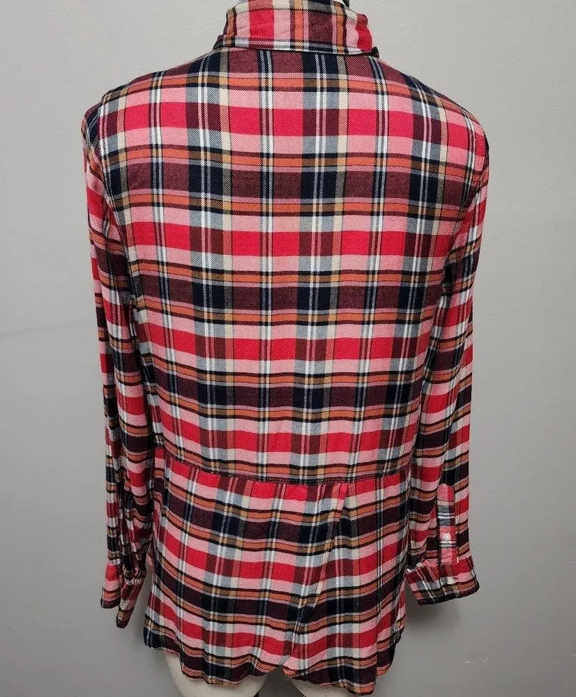 Lucky Brand Bungalow red plaid tulip hem flannel button down size small - Image 6
