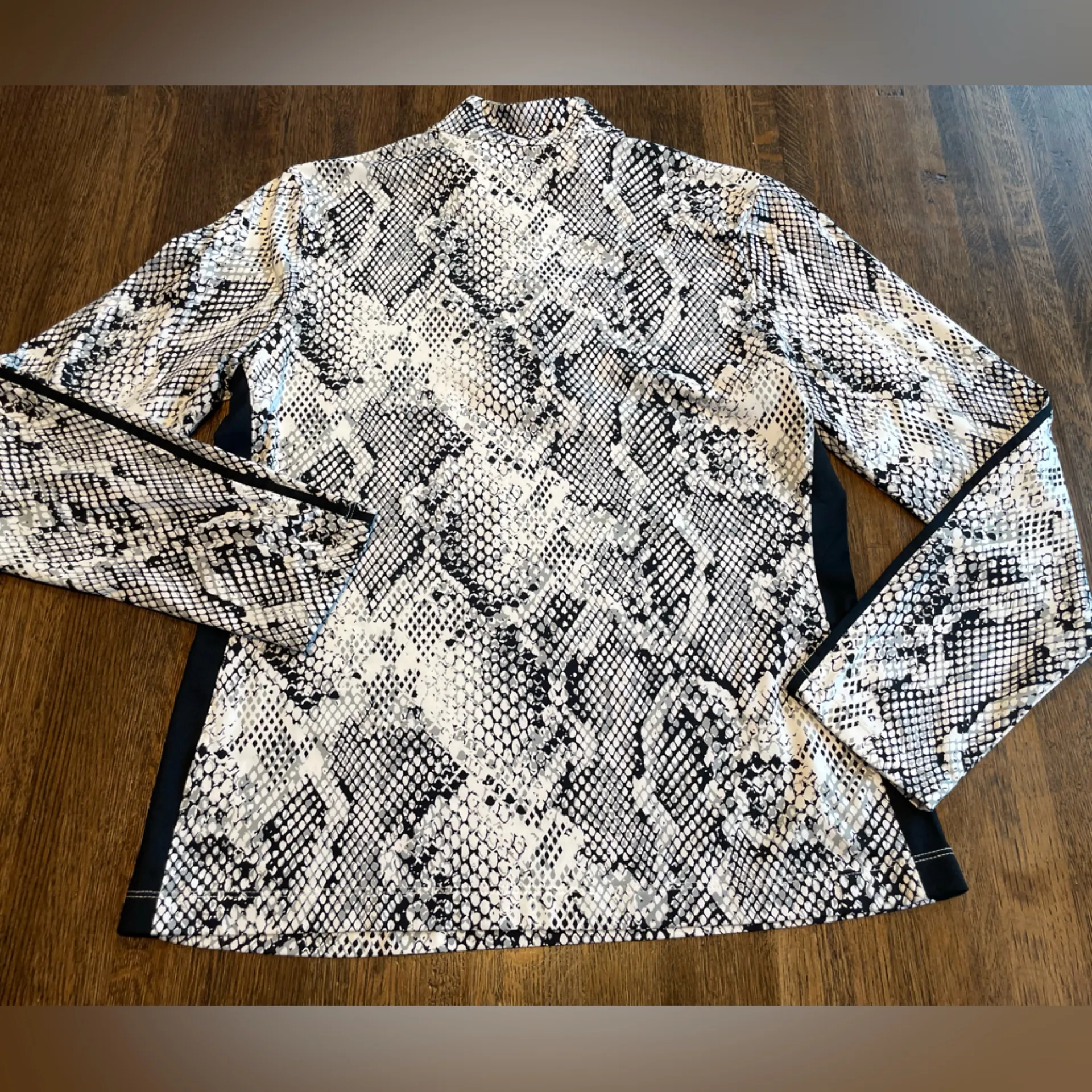 Tail 1/4 Zip Black Gray White Snake Skin Pattern - Image 2