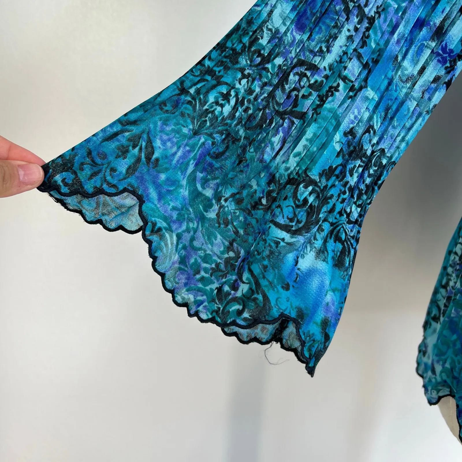 Laura Scott Blue Damask Printed Pleated Stretch Shirt Top - Image 5