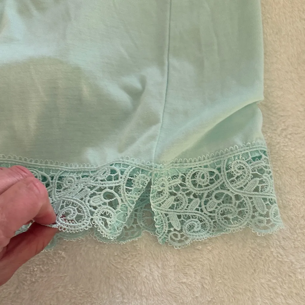 Disney Epcot Queen of the Kingdom United Kingdom shirt - Image 5