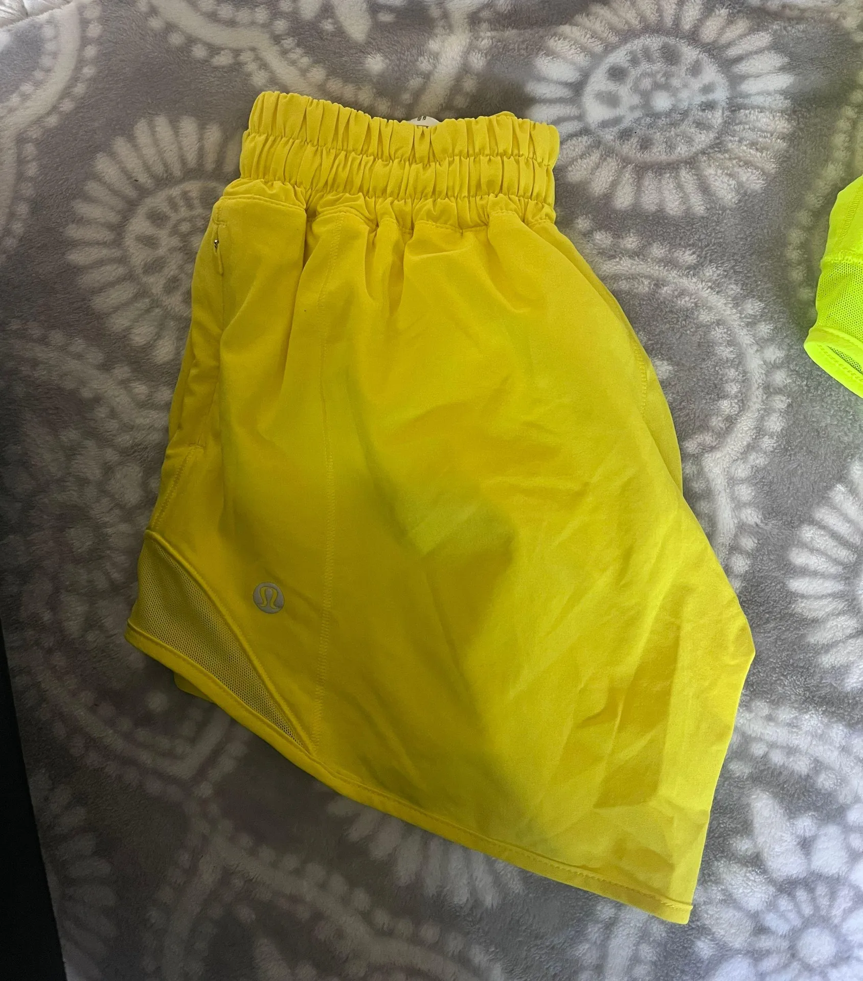 Hottie Hot Shorts 4’ - Image 2