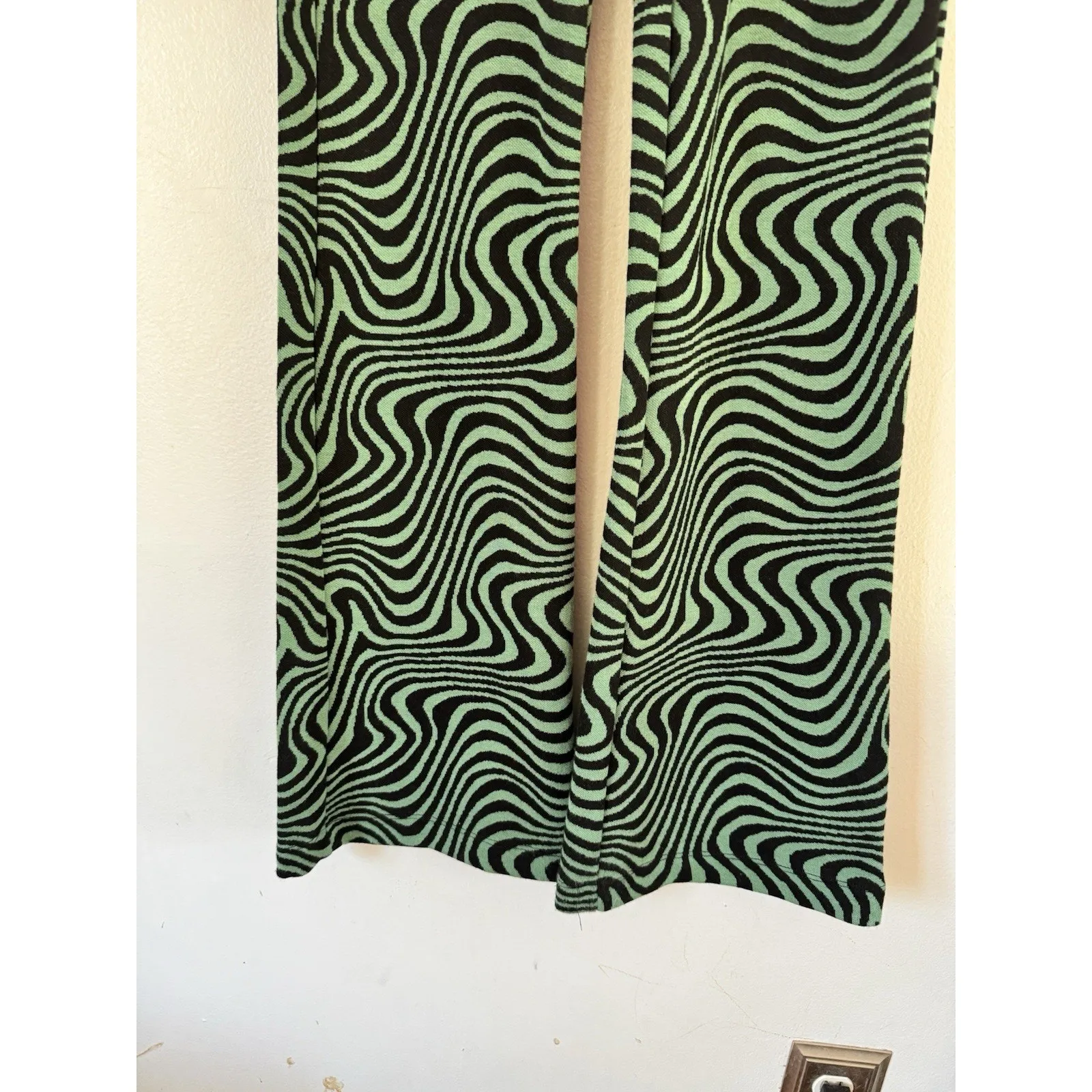 Urban Outfitters Green Swirl Groovy High Waist Knit Flare Pants Women’s Size XS - Image 9