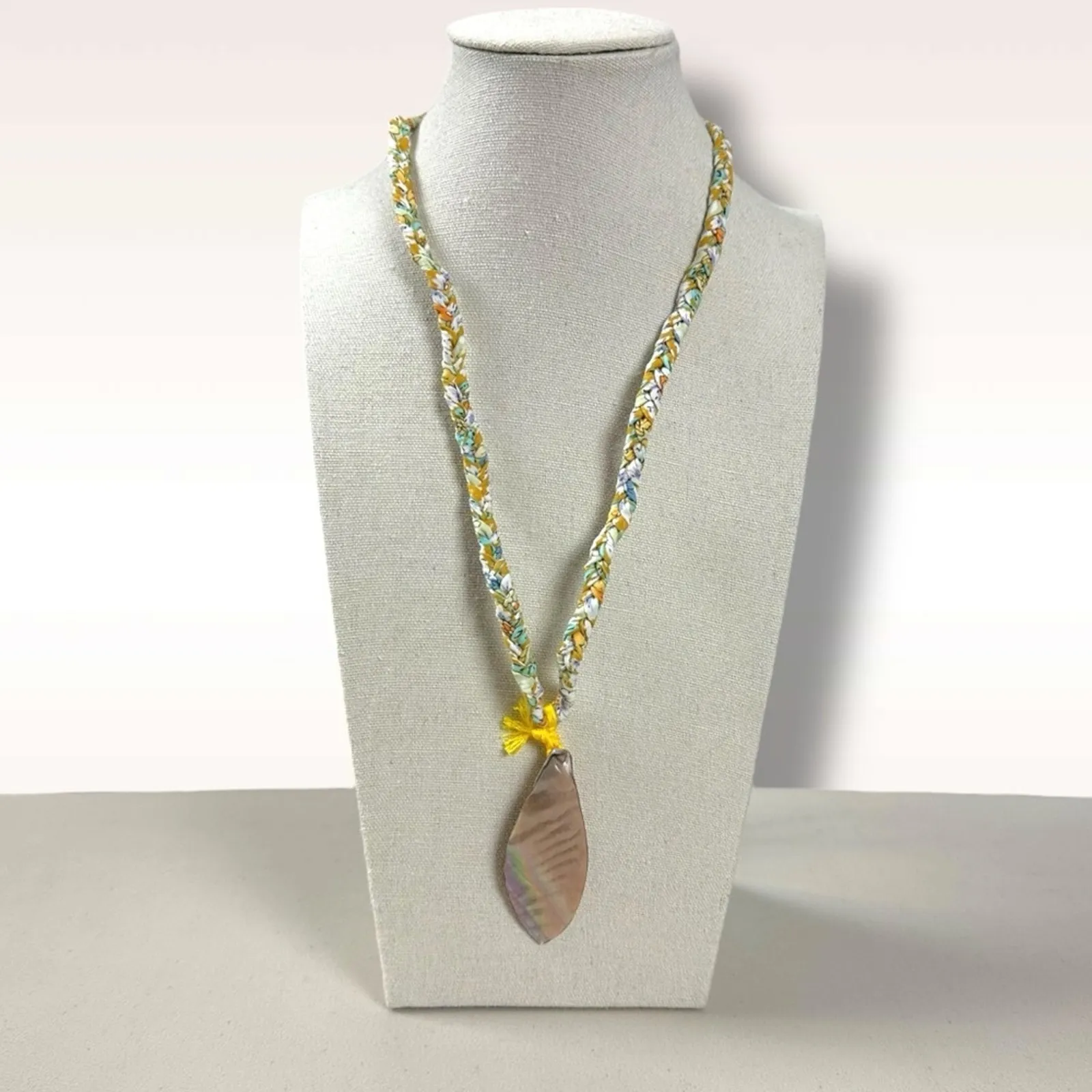 Free People Ariana Ost The Era Strand Necklace Mustard NWT Shell Bohemian Hippi - Image 5