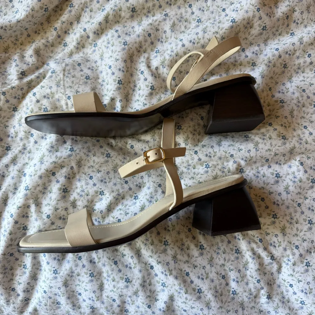 NWOT reformation Stephanie sandals! - Image 5