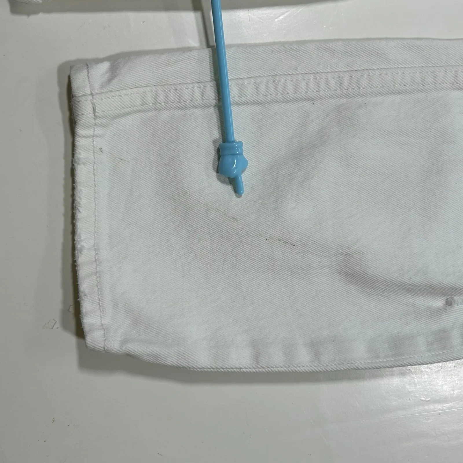 Abercrombie & Fitch High Rise Mom Jeans Curve Love Distressed‎ White Denim 27/4R - Image 5