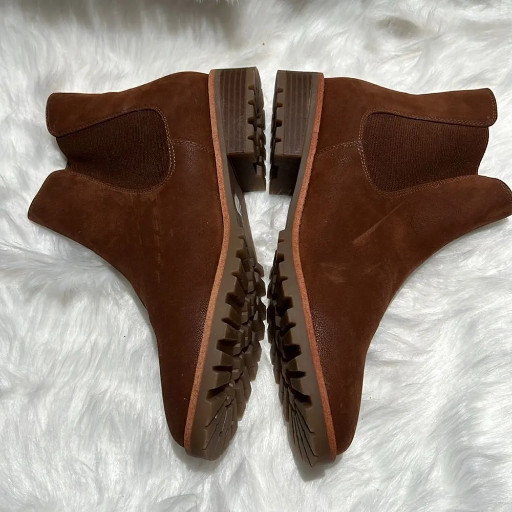 LOFT Size 10.5M Brown Faux Leather Slip On Chelsea Ankle Boots.  B77 - Image 4