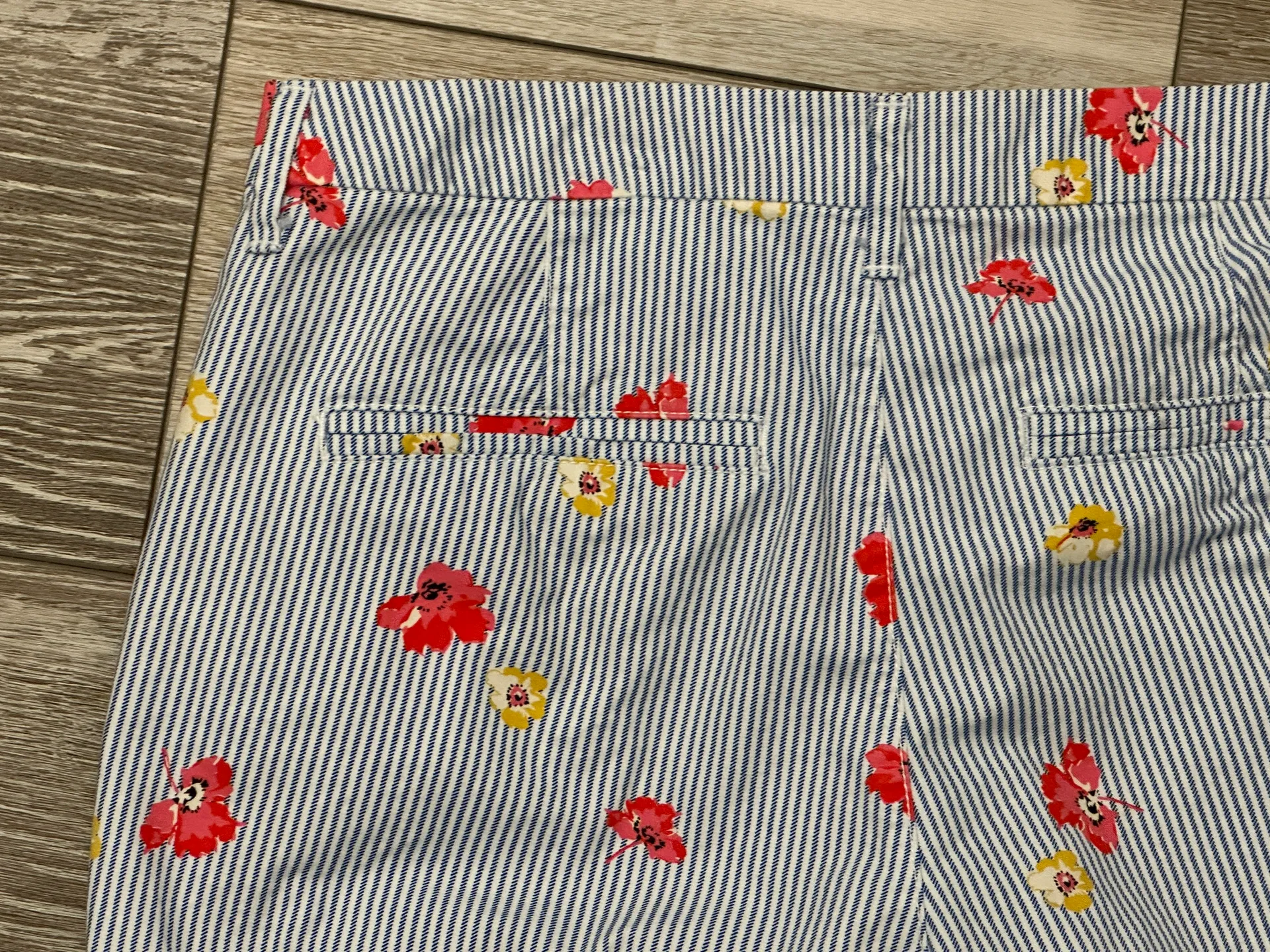 Everyday Short  Sz 6 Shorts Floral & Striped Print Adorable! - Image 6