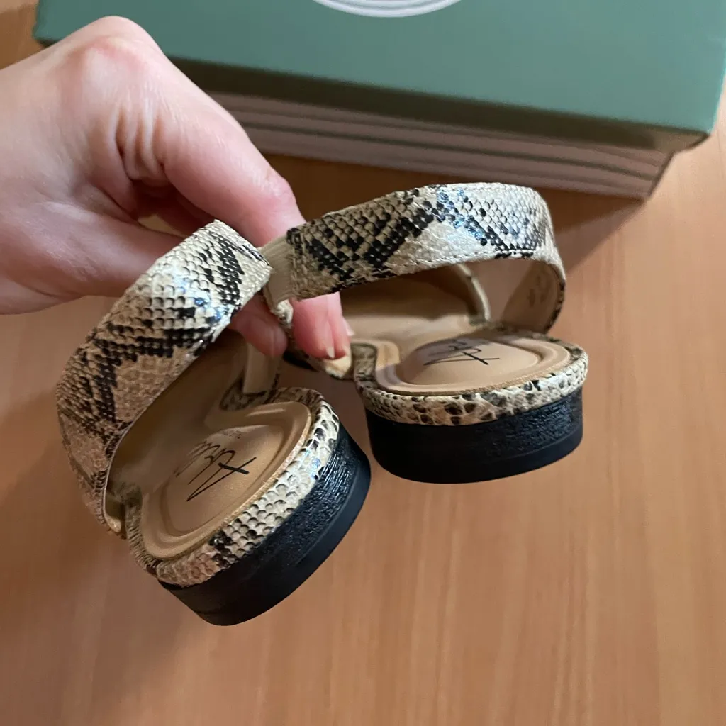 Abella Beige Snakeskin Slingback Flats Black Size 6 - Image 4