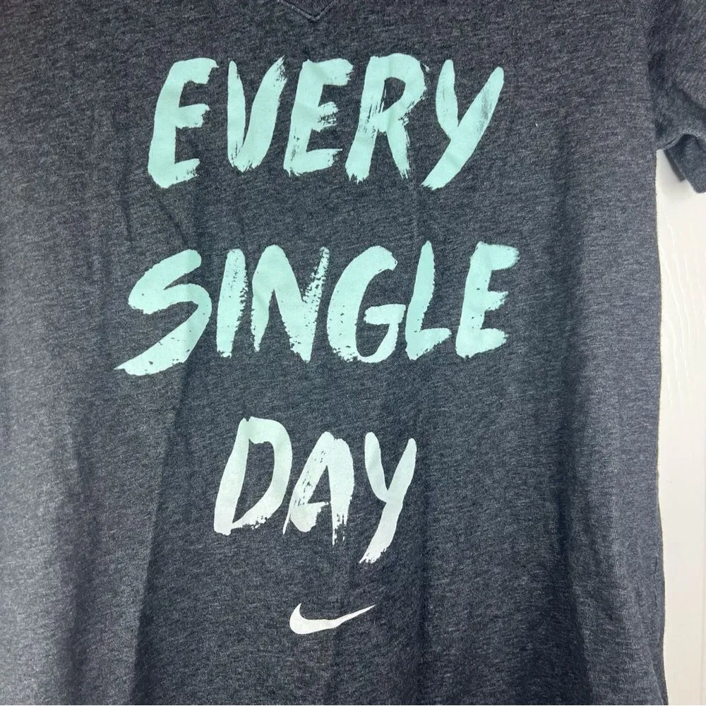 Nike Womens Every Single Day Performance Vneck Tee Athletic Cut Size‎ Large Dri - Image 2