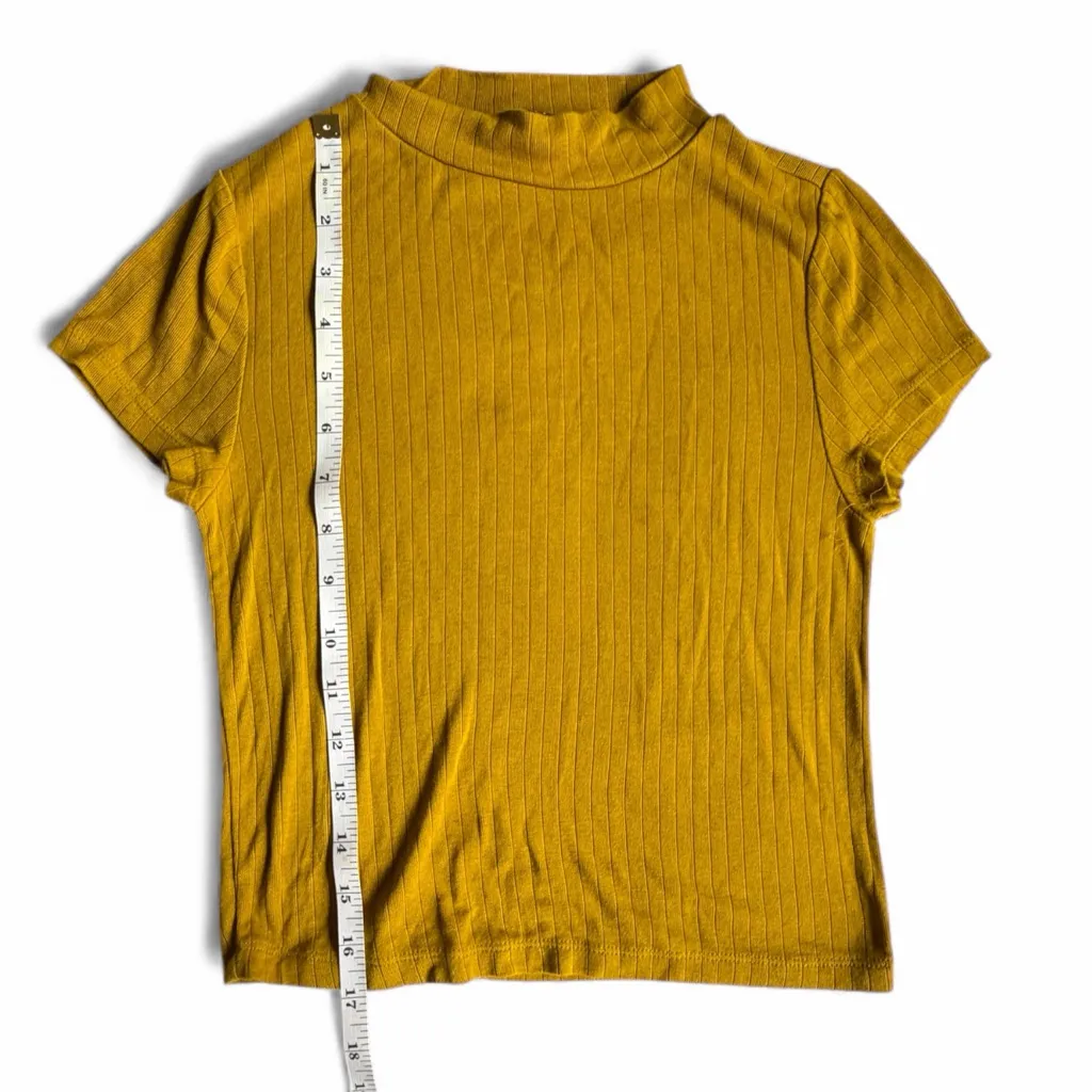 Forever 21 Golden Short Sleeve Top Size Small - Image 4