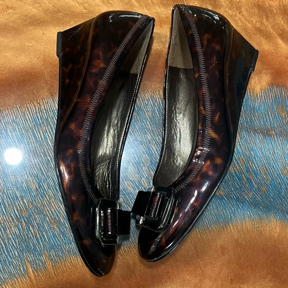 Stuart Weitzman Patent Leather Wedge Shoes Tortoise Shell animal print brown - Image 9