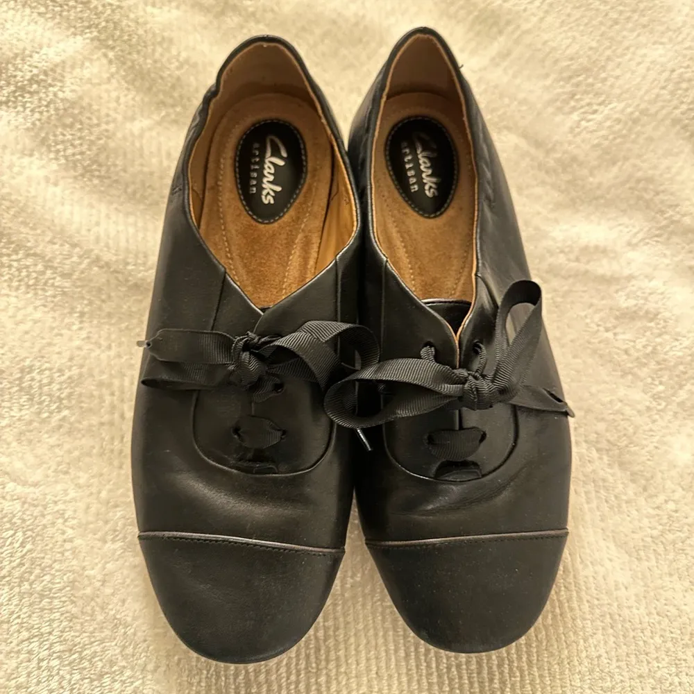 Clarks Artisan Black Ribbon Lace Up Ballet Flat Sneaker Shoes Womens 8.5 - Image 3