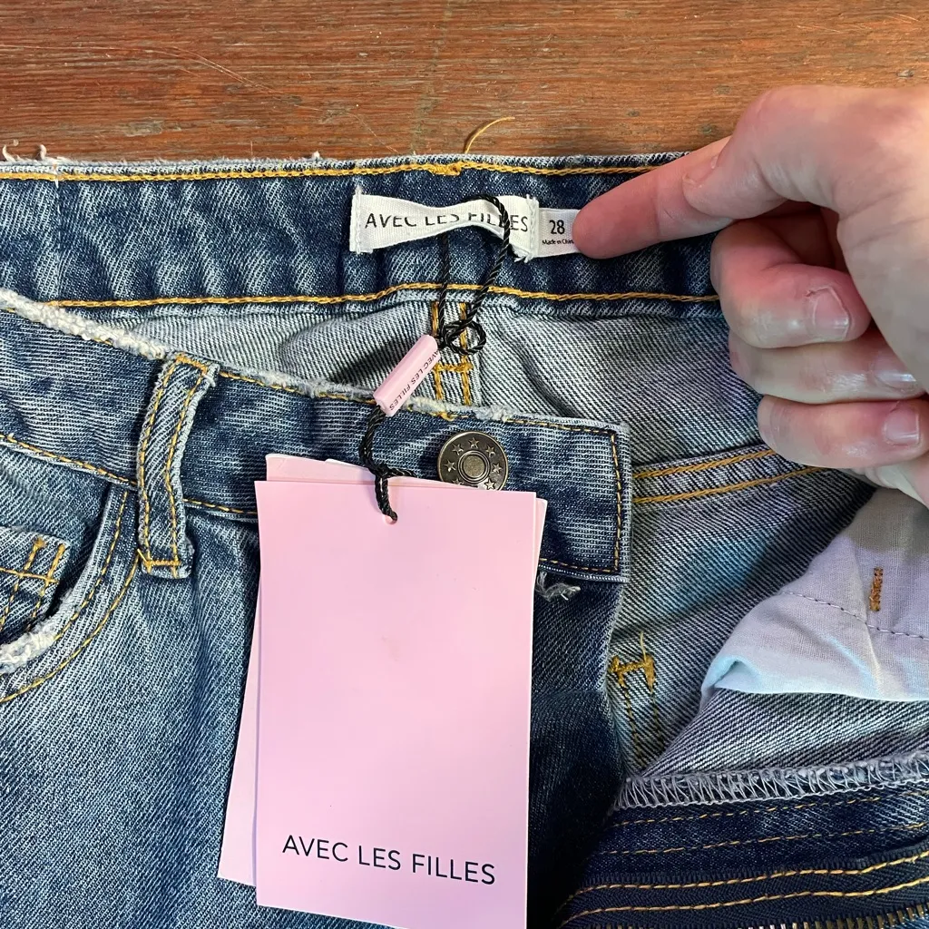NWT Avec Les Filles High Waisted Mom Jeans Distressed Raw Split Hem - Sz 28 ๐งก๐ - Image 11