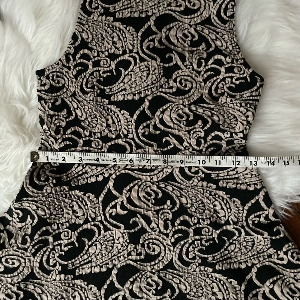 Black & Tan Skater Dress Textured Forever 21 Mock Neck Sleeveless Size Small - Image 6