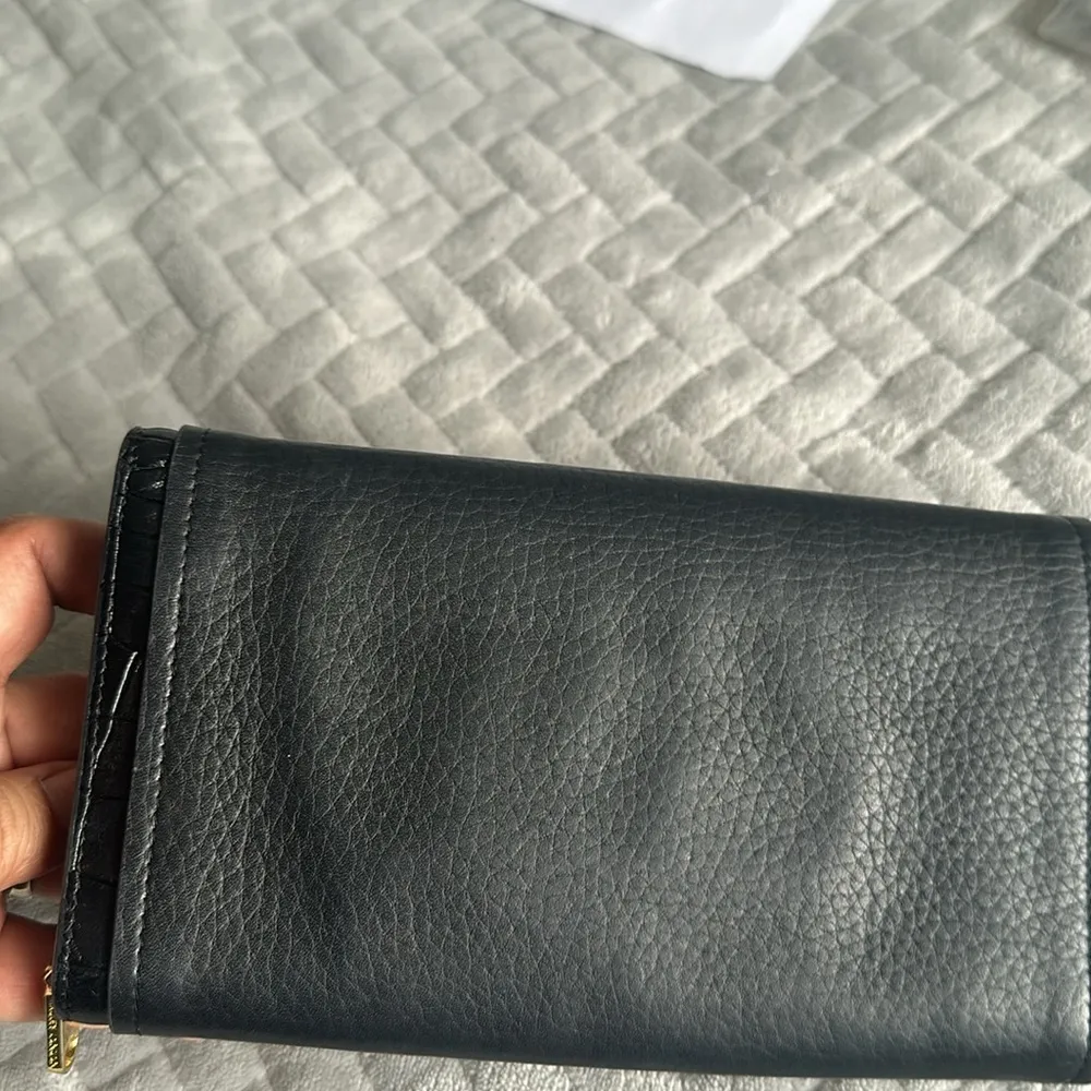 Women's Baylis Road 2.0 Faux
Croc Flap Over Wallet - Image 6