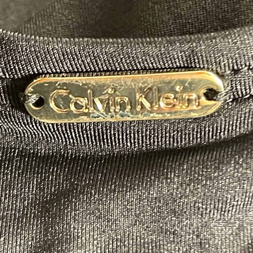 Calvin Klein Women's  Black & White Ruched Swimsuit Size Medium EUC #2470 - Image 9