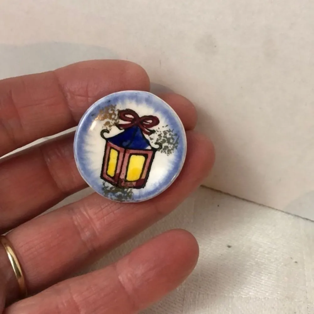 1950’s ceramic tiny art clip earring. Blue - Image 2