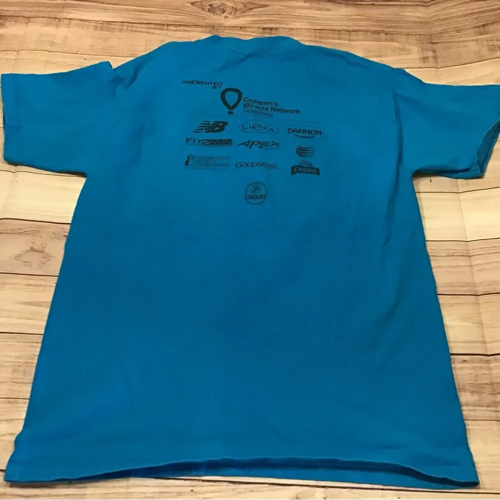Run Disney Frozen 5k shirt 2015 size medium -preowned - Image 5