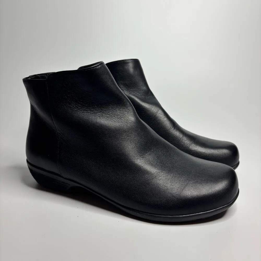 Walking Cradles Ezra Booties in Black Leather (Wide) Size 6 - Image 2