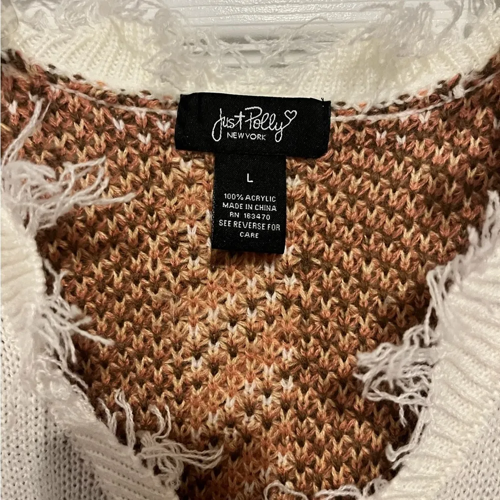 Just Polly distressed vneck cropped sweater Size L - Image 4